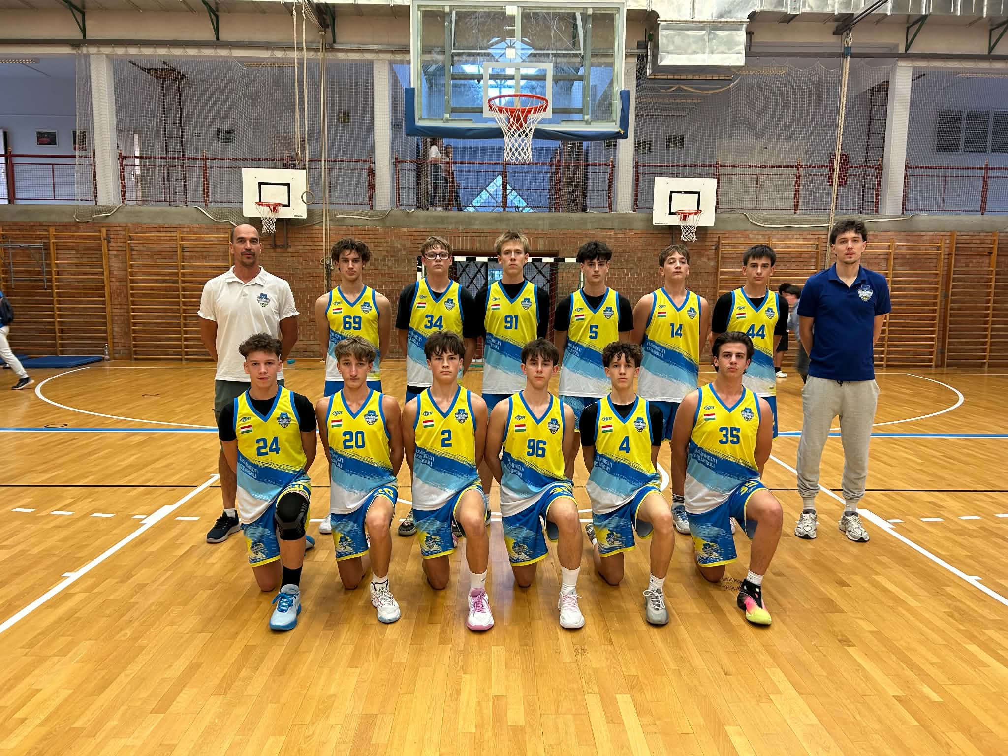 U16